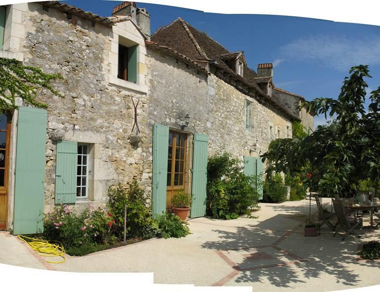 Chambres D'Hotes La Bastide Des Tremieres Saint-Antoine-de-Breuilh Exteriör bild